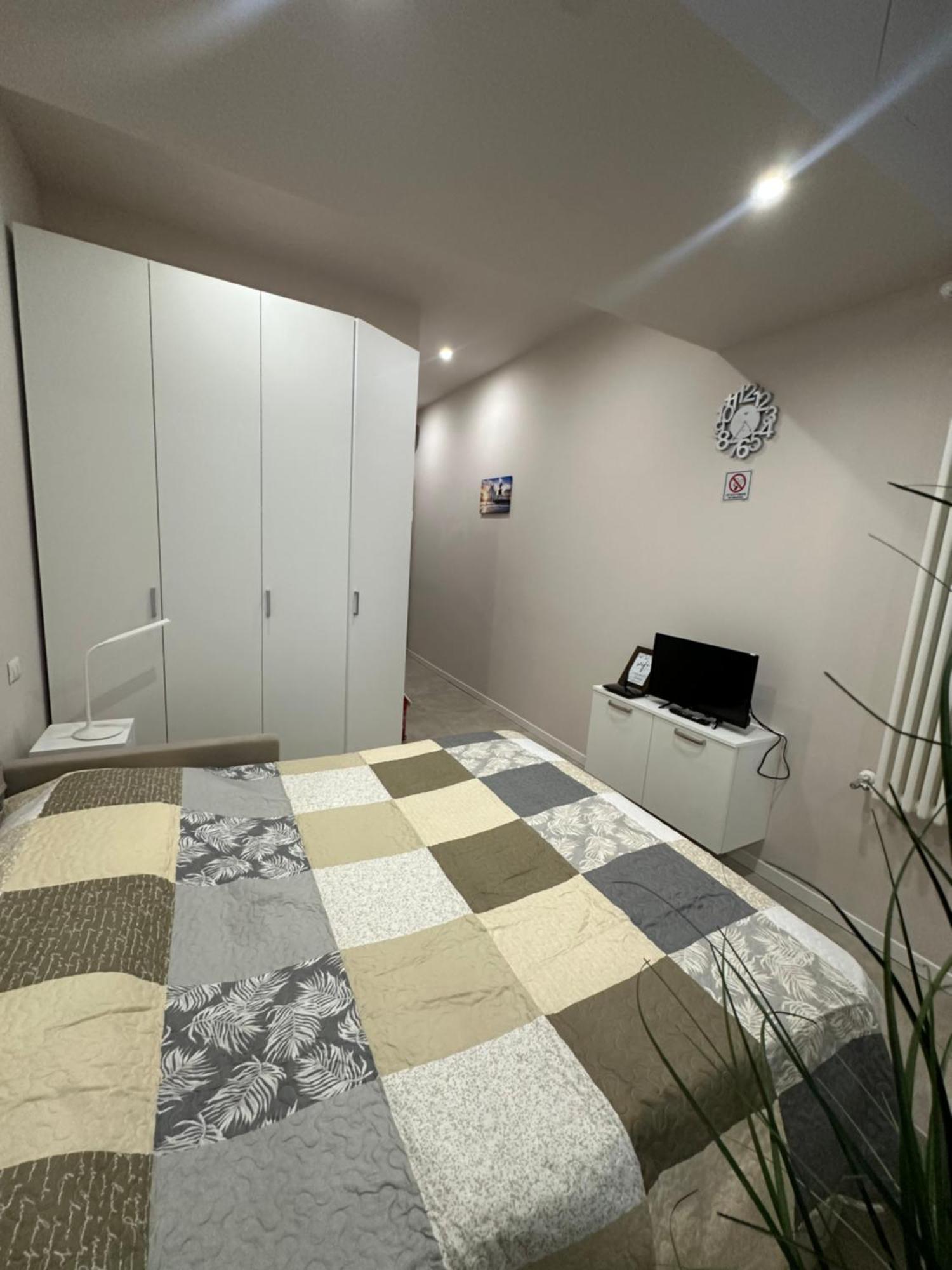 Monolocale Piazza Gambara M1 Apartment Milan Exterior photo
